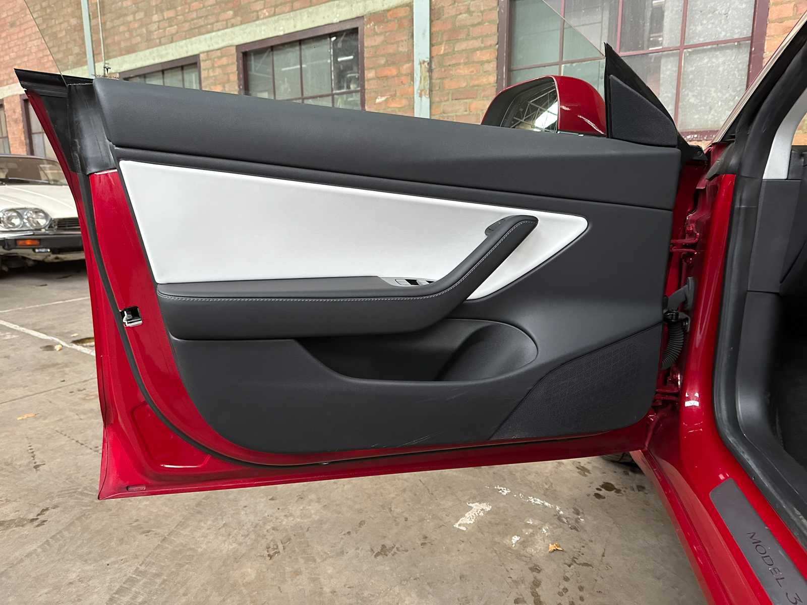 Tesla Model 3 Long Range AWD 75kWh 441pk 2019, G-003-LT