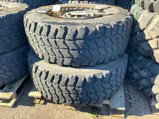 Goodyear Banden (2x)