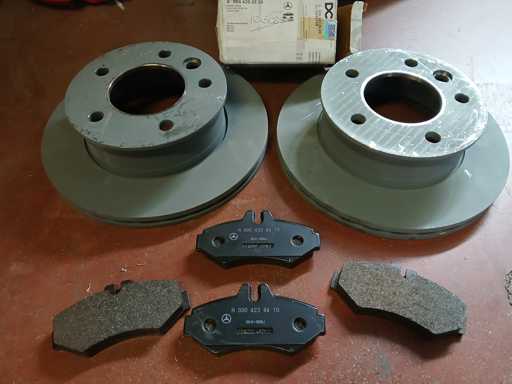 MERCEDES A00442025 20 Brake Disc Brake Pads Kit 