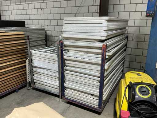 Tavolo pieghevole in PVC (84x)