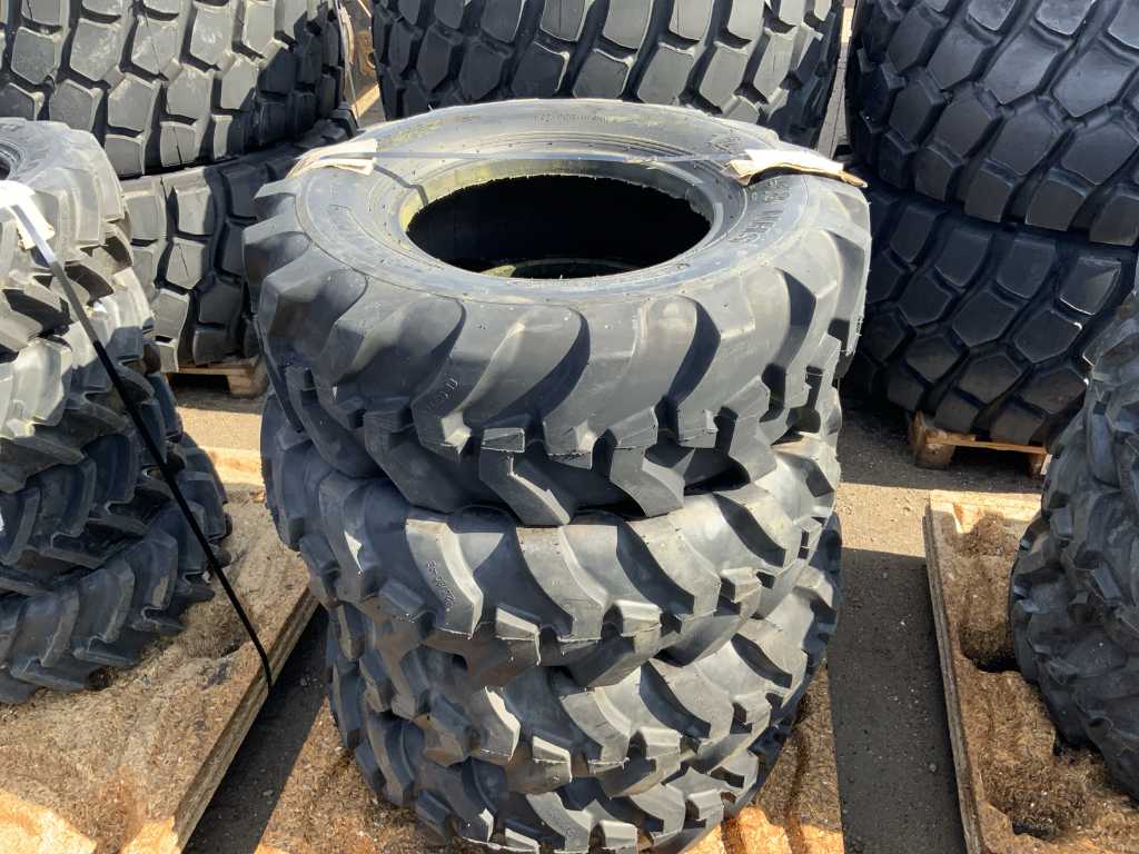 MEGAGLOBE NHS tire (4x)