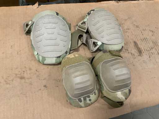 Ensemble genouillères et coudières