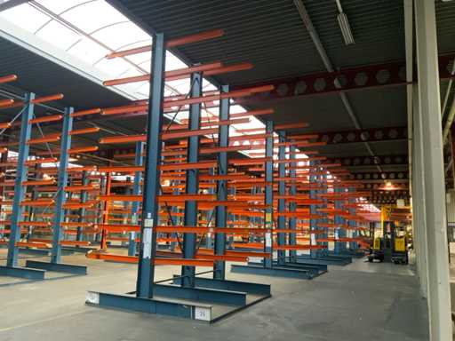 Doppelseitiges Auslegergestell (2x)