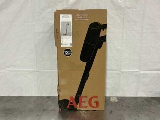 Aspirateur AEG Ultimate 8000