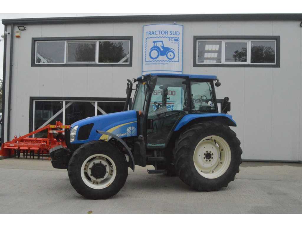 New Holland T5060 tractor met 4-wielaandrijving 