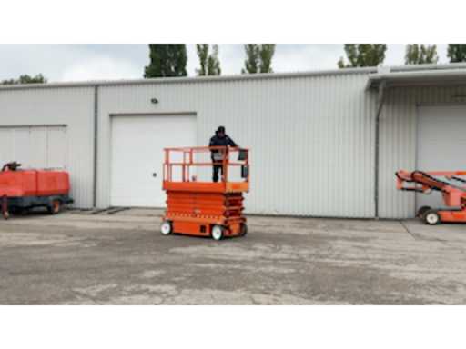 8352f750-bf11-445e-9594-0e3ffdd1b3fa.mp4