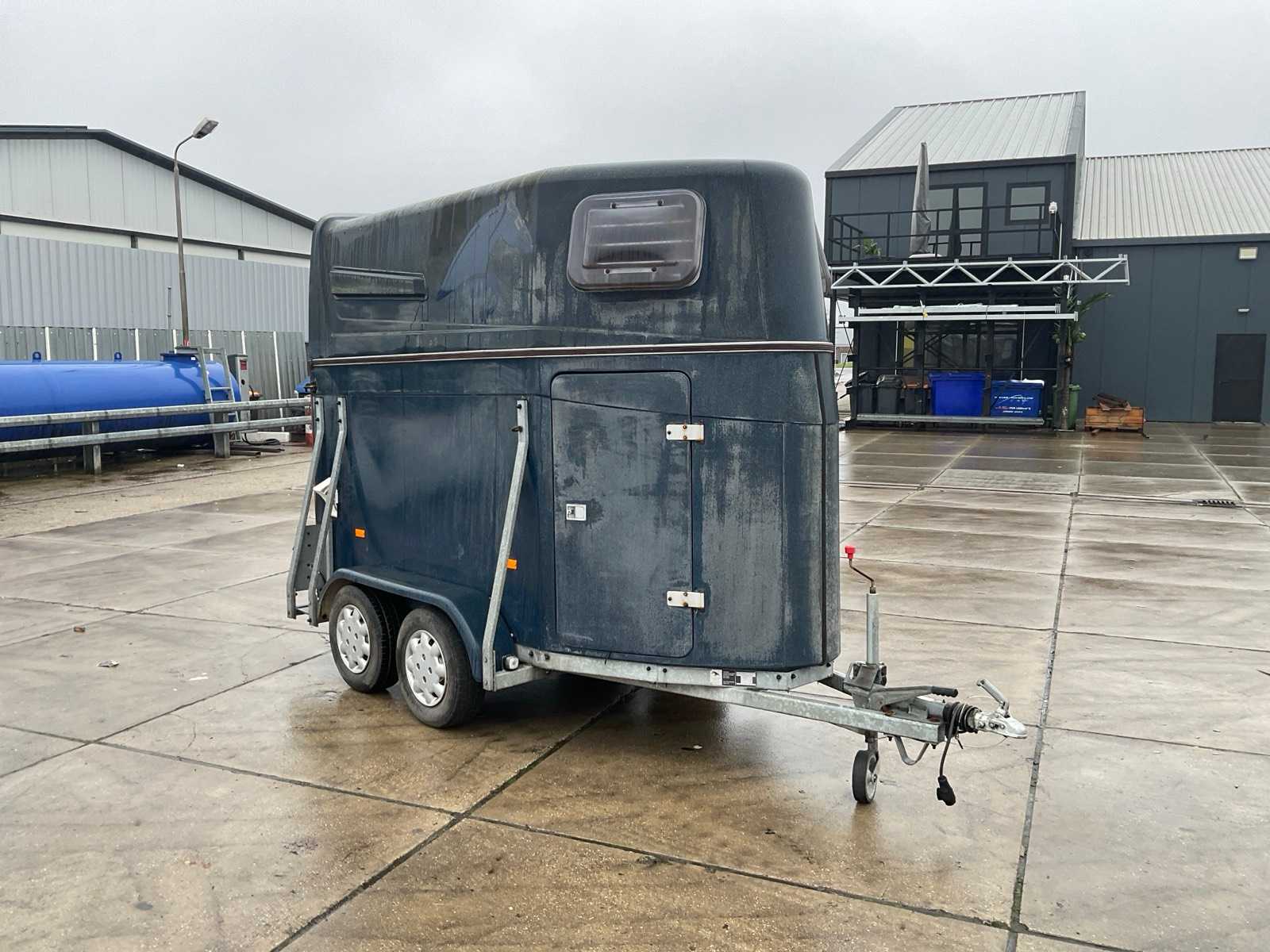 Paradiso Horse Trailer