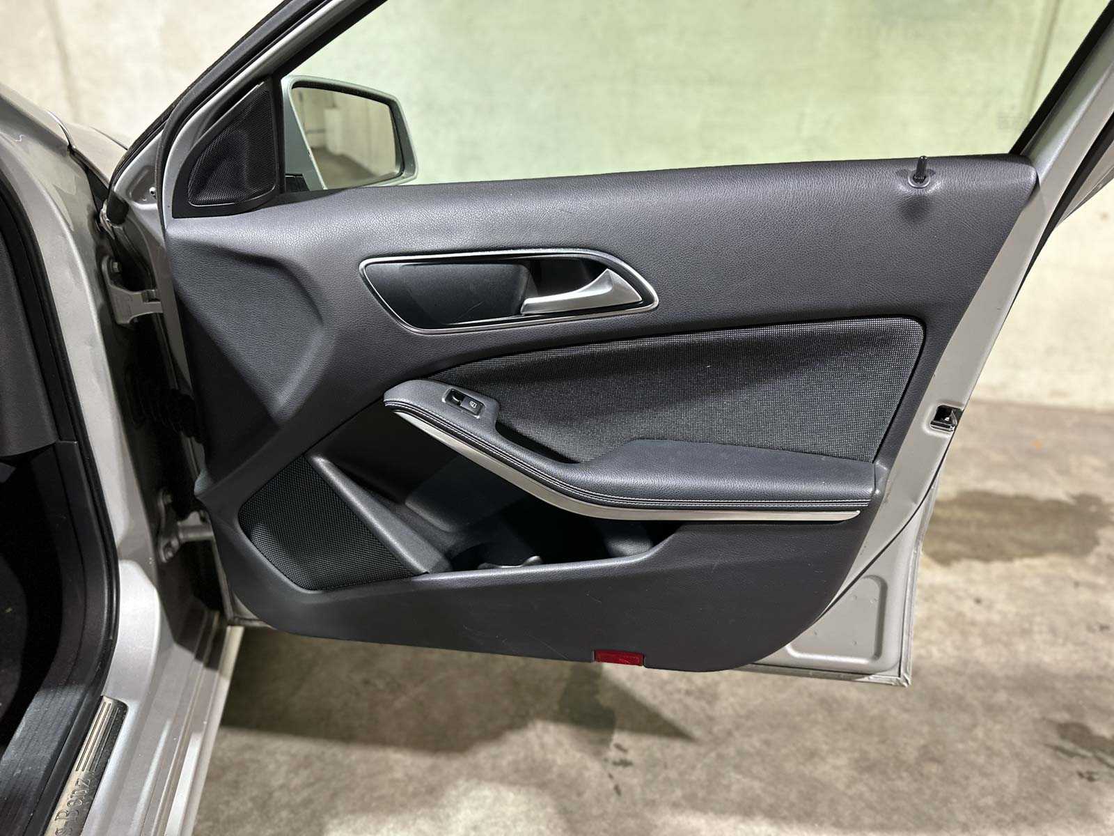 Mercedes-Benz A180 Ambition A-klasse 121pk 2012 (Origineel-NL), 75-ZJJ-1