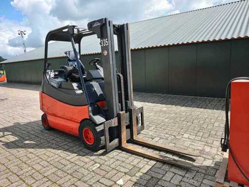Linde - 2005 - E30/03/600 - Vorkheftruck