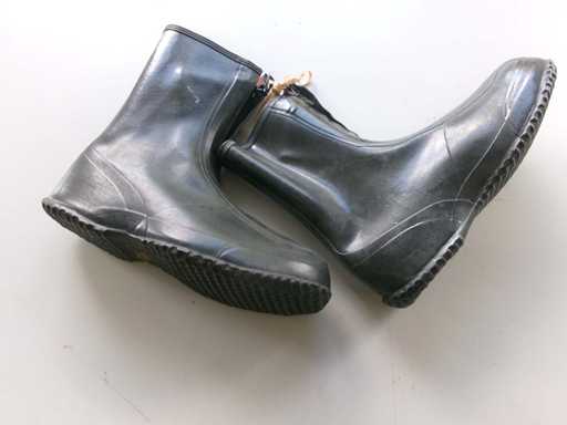 Brit. Überschuhe, gebraucht (R15) (12x)