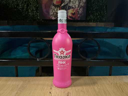 Trojka - Likeur op basis van wodka (4x)