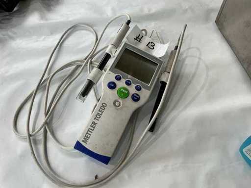 Mettler Toledo SevenGo SG23 mobile, waterproof dual-channel measuring device