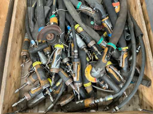 Batch of compressed air tools