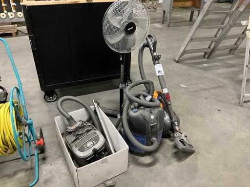 Dyson Vacuum Cleaner și Nilfisk Alto Aero 20-11 aspirator industrial