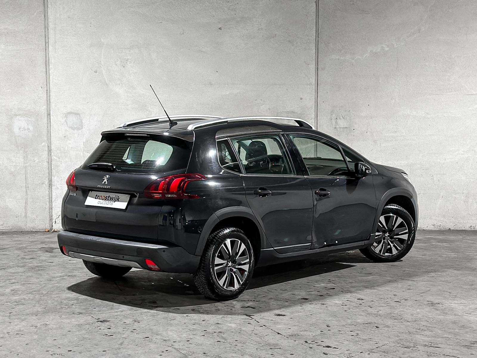 Peugeot 2008 1.2 PureTech Allure 110pk 2018 (Origineel-NL), RL-527-Z