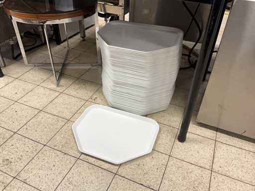 Tăvi Cambro Camtray (48x)
