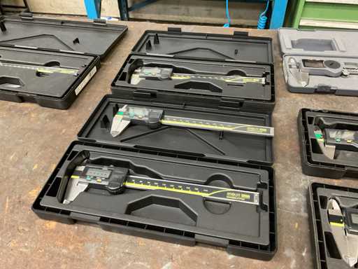 Mututoyo 0-150 mm Cyfrowy zacisk (3x)