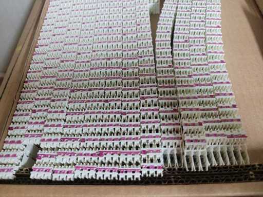 Tyco - amp-mono - Wire Harness Connectors (90000x)