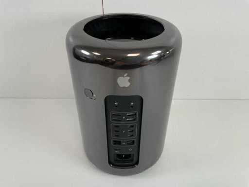 Apple MacPro 6.1, Xeon(R) E5-1620 v2, 32 Go de RAM (2x16 Go), SSD 500 Go, AMD Radeon 370X 2 Go de bureau