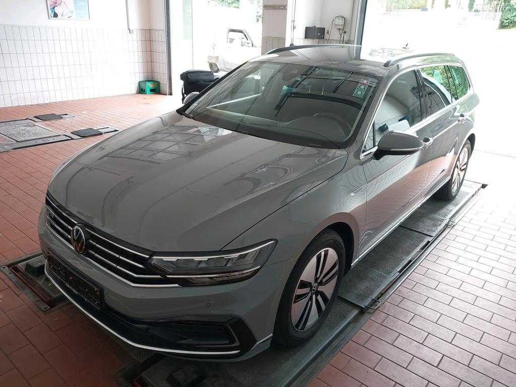 Volkswagen Passat Variant GTE 1.4 TSI PHEV 218 KM, automatyczna skrzynia biegów, rok 2022