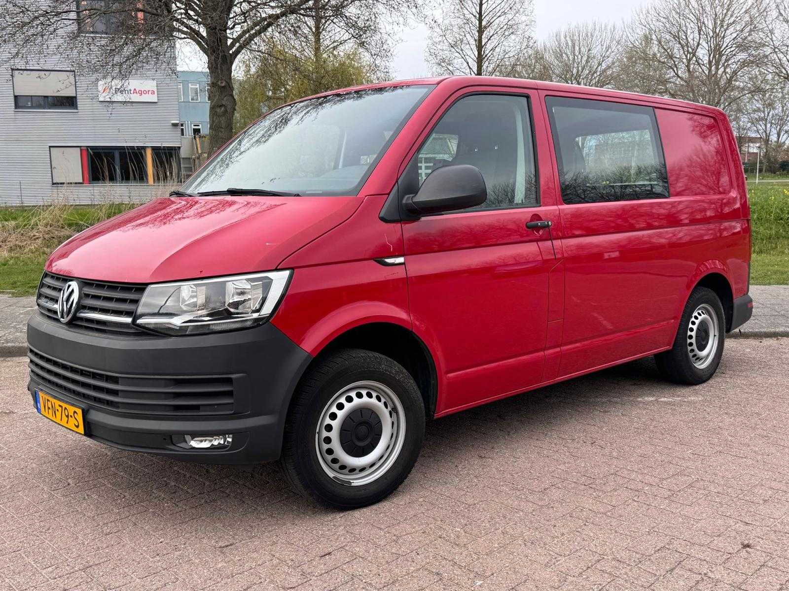 Volkswagen Transporter 2.0 TDI L1H1 Trendline przystosowany do przewozu wózków inwalidzkich, VFN-79-S