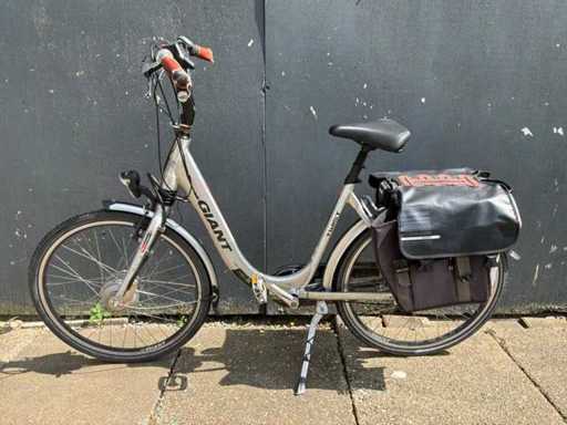 Vélo électrique hybride Giant Twist