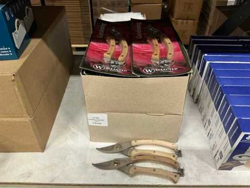 Partia drewna do nożyc do cięcia w wyselekcjonowanych w W (24x)