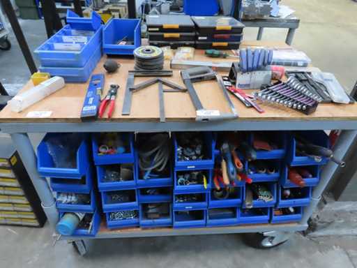 Outils manuels et matériaux d’installation