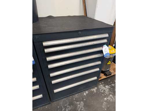   Workshop drawer cabinet with contents