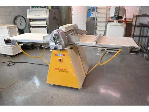 Seewer Rondo S- Syn. 603 Roll-out Machine