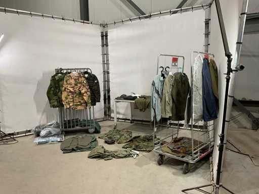 Abbigliamento mimetico da festa