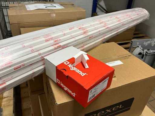 Lotto di condotti e connettori per cavi