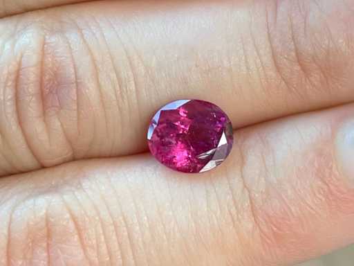 Rubellit-Turmalin 1,88 Karat natürlicher Turmalin
