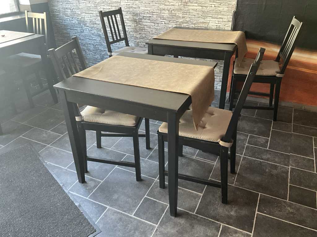 16x houten tafel + 32 bijzetstoelen