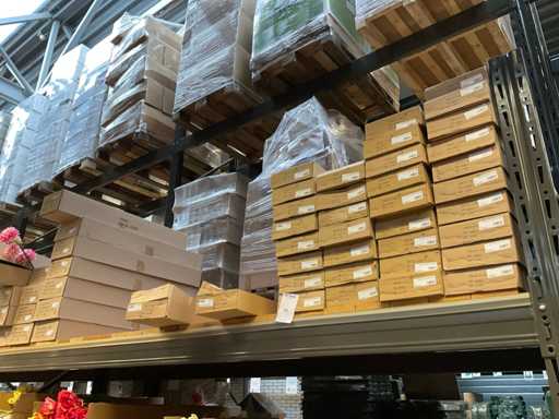 Lot de fleurs artificielles