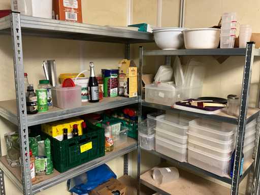 Contenu résiduel complet de la cuisine et de l’espace de rangement