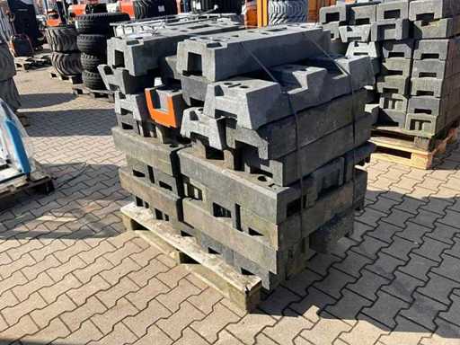 Construction fence foot (37x)