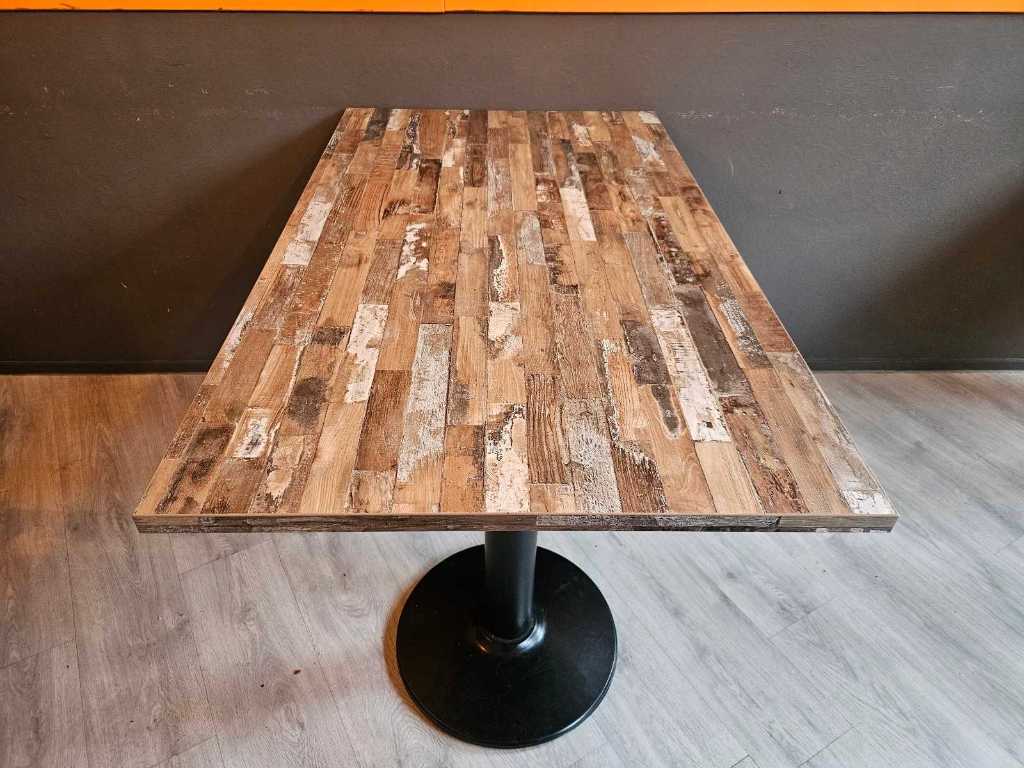 Tisch im Restaurant (6x)