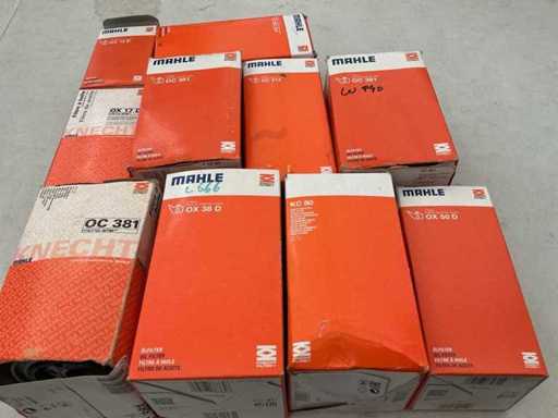 Lotti vari inclusi filtri olio per auto