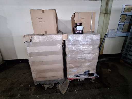   2 pallets glass container with lid