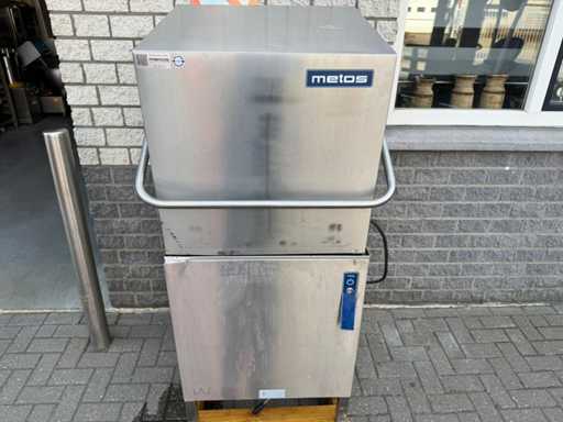 Metos - Korvenvaatwasmachine