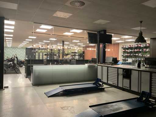 Parete divisoria in vetro con 2 porte a wicket