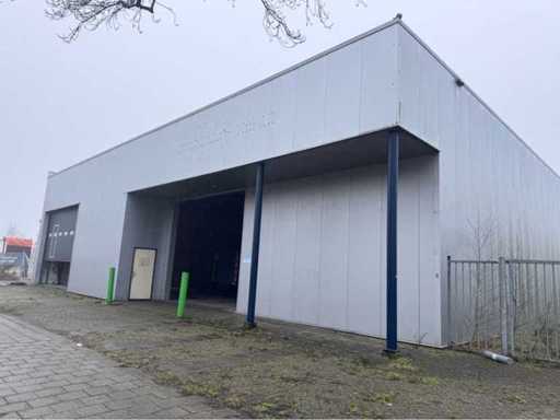 Construction en acier (24,40x44,80 m) (1093 m2)