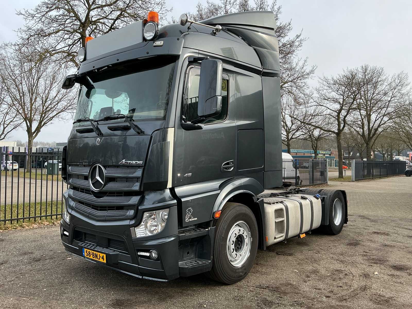 2019 Mercedes-Benz Actros 1945 Truck