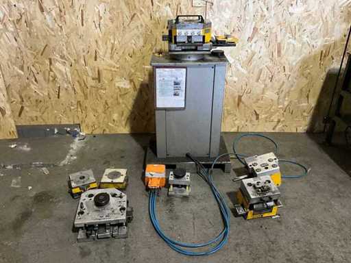 Schüco - 280570 - Hydrauliczna prasa / wykrawająca maszyna z różnymi dziurkami