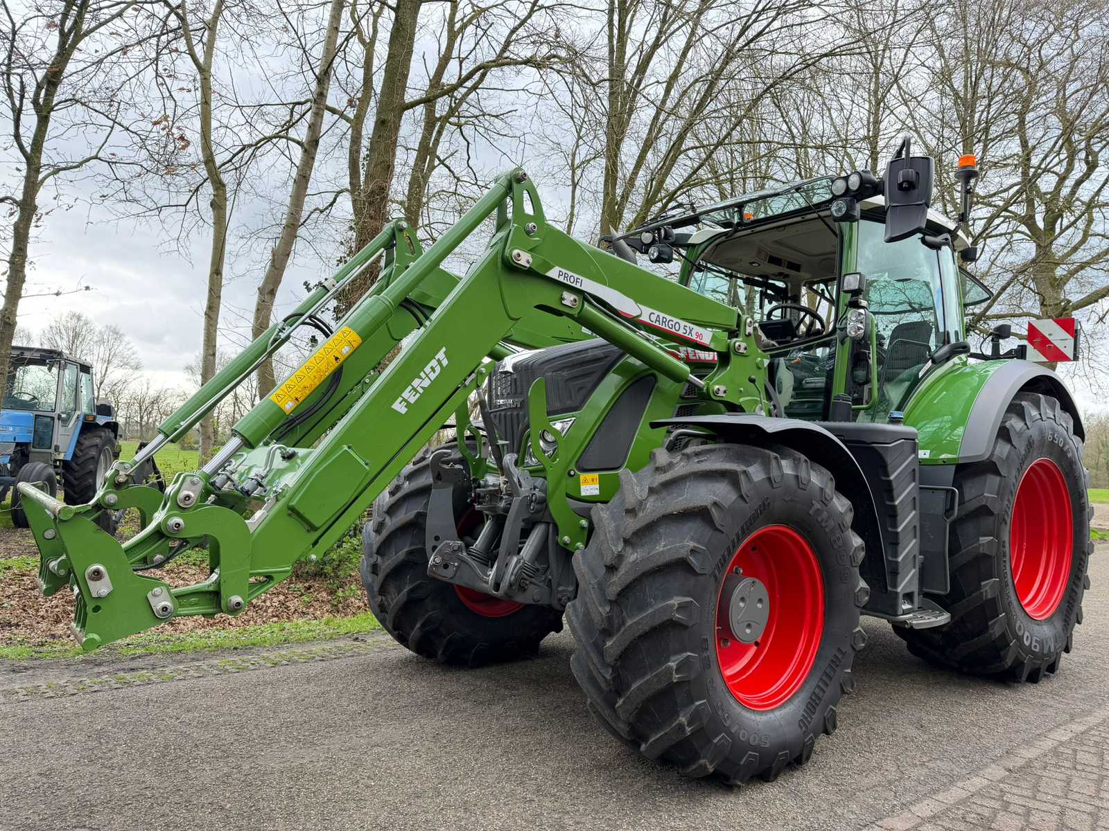 2022 Fendt 724 GEN 6 Two-wheel drive farm tractor FarmPro