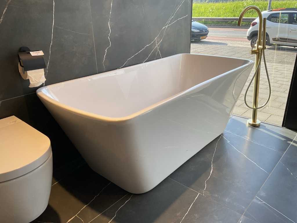 Wiesbaden Larx Freestanding bathtub