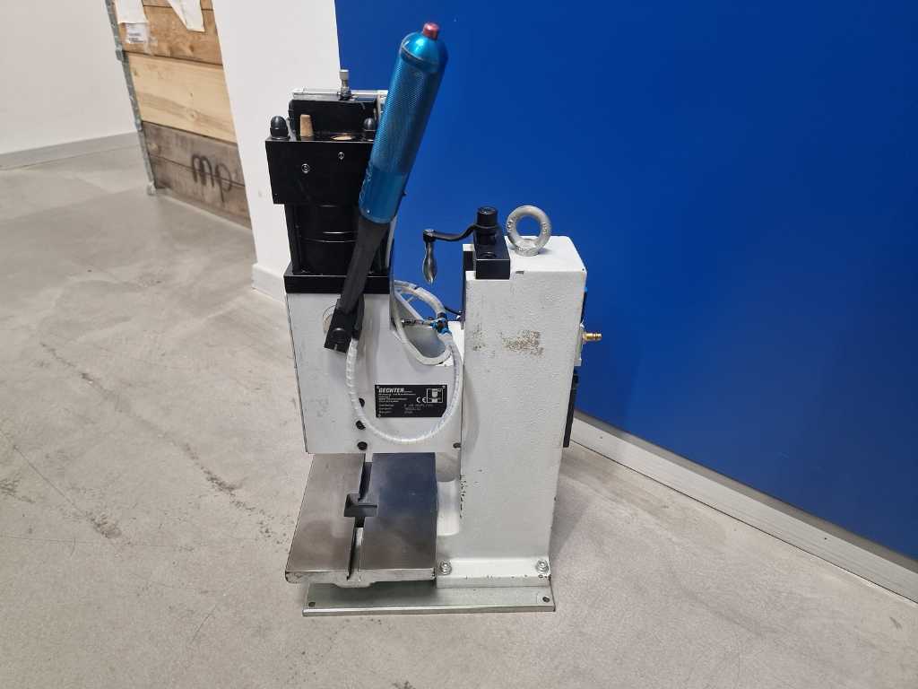 GECHTER - 8 kN HKPL/DS - Pressa a ginocchiera manuale con supporto pneumatico - 2020
