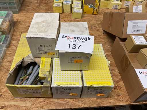 5 dozen nagelpluggen