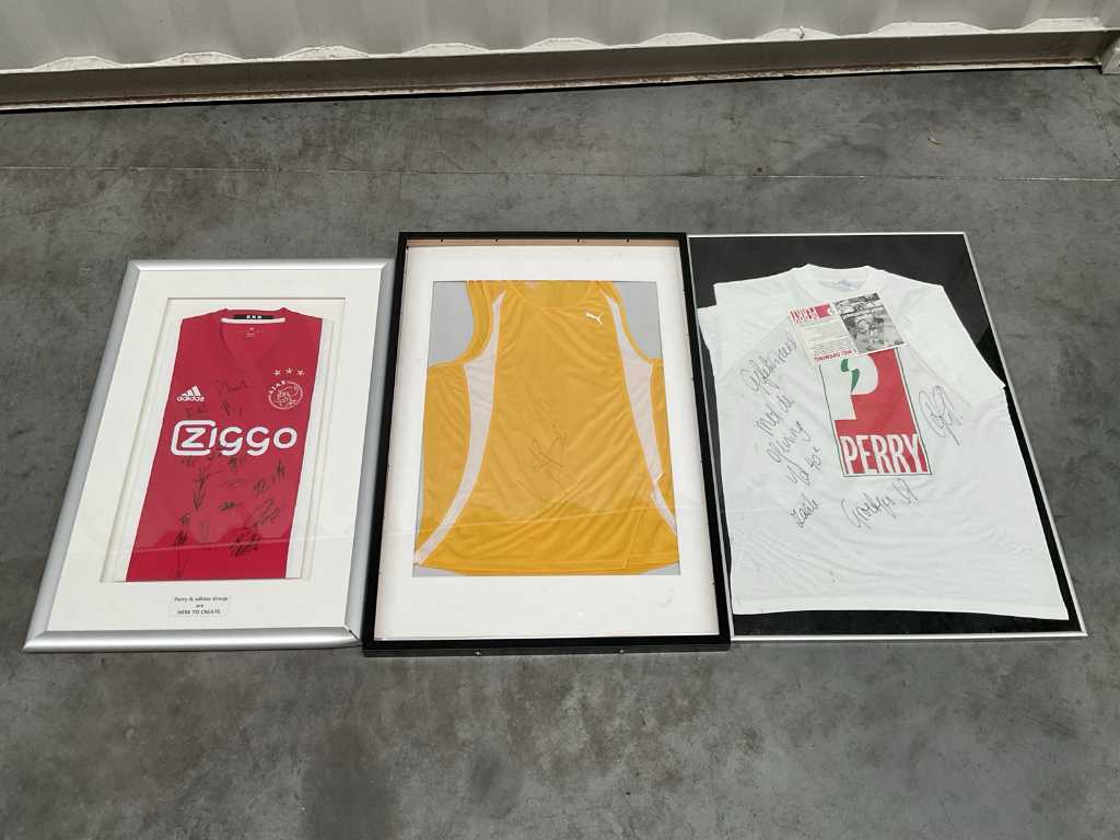 Usain Bolt / Ajax Signed shirt in frame (3x)